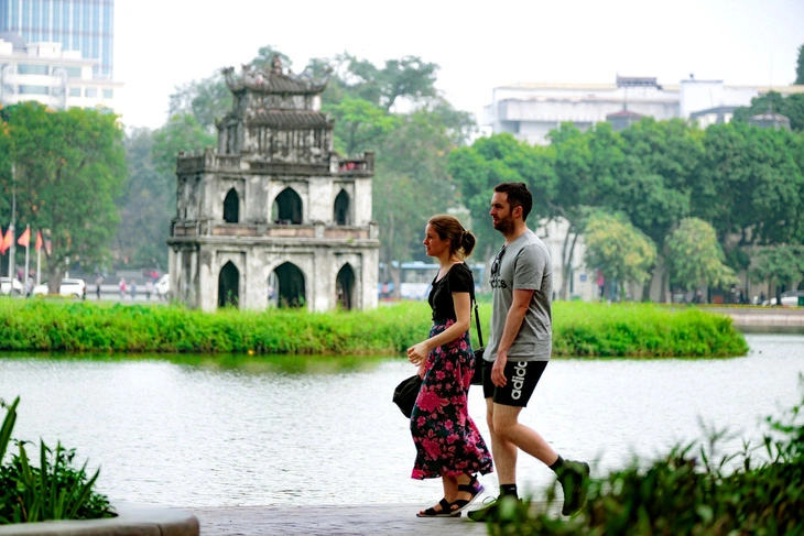 hoan kiem lake