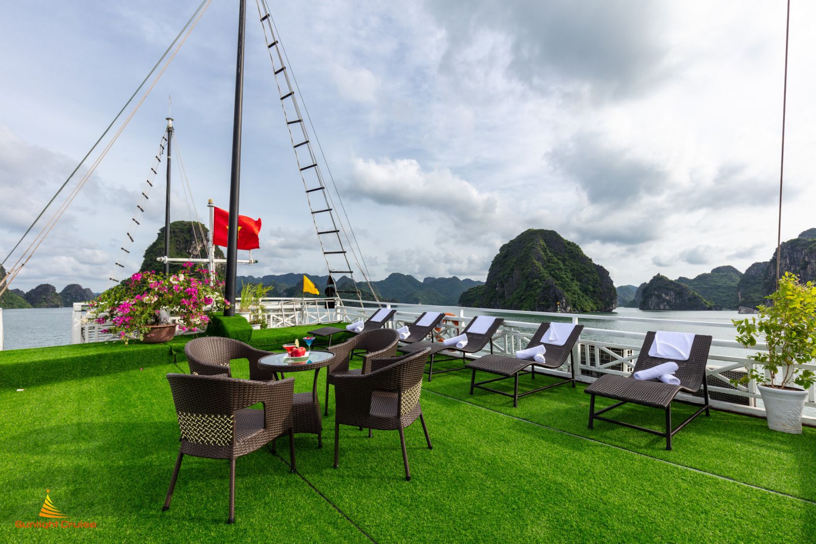 Halong bay 2 days 1 night with Sunlight Cruise