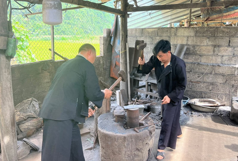 Phuc Sen Forging Village