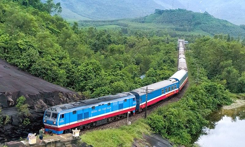 is-vietnam-expensive-to-visit-train